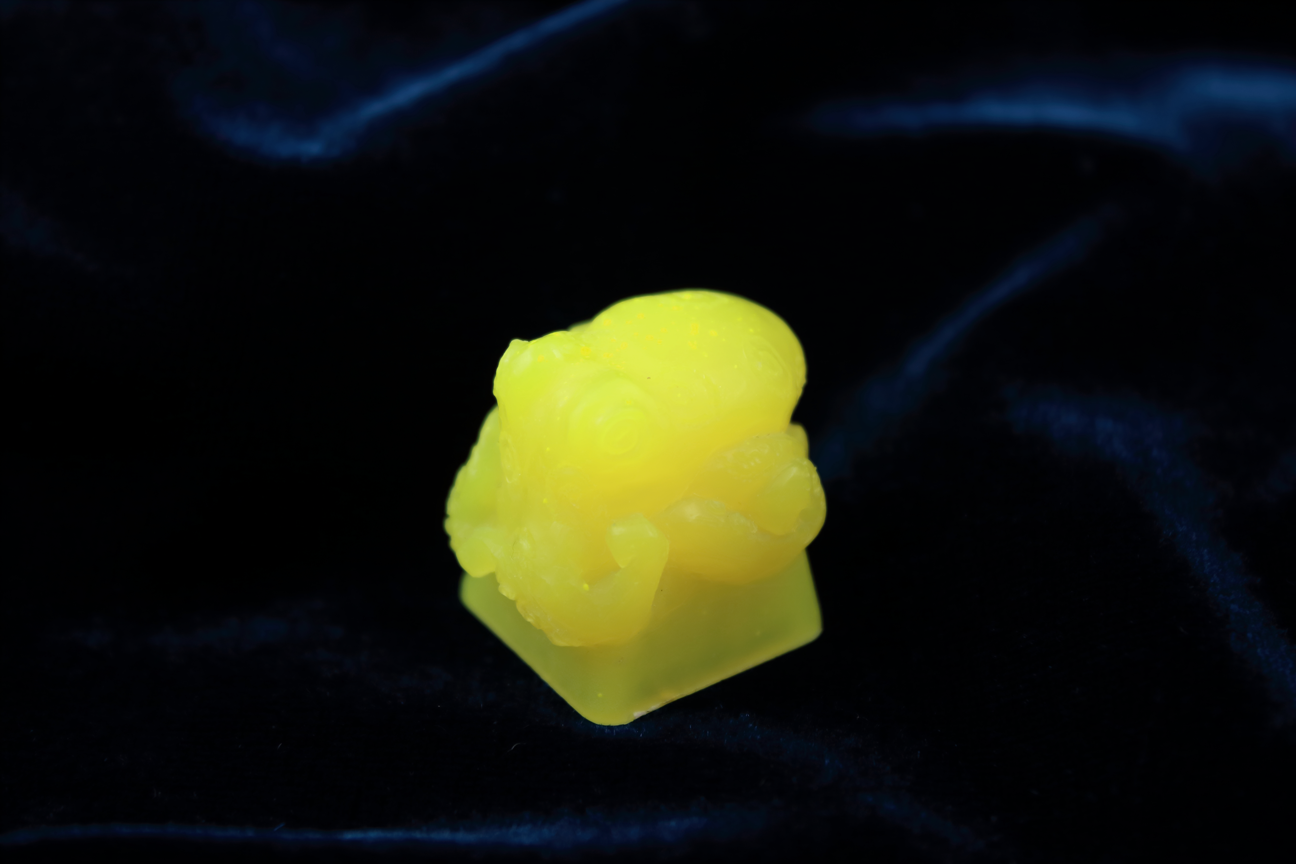 Klacken 2.5 Colour change yellow to red at 72°F (22°C).