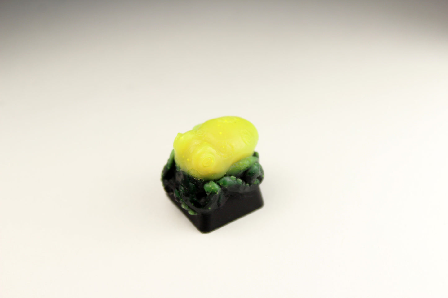Klacken 2.5 - Black with yellow to red color change - PrimeCaps